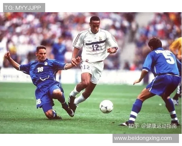 足球明星近视眼的秘密与挑战如何影响他们的职业生涯与表现